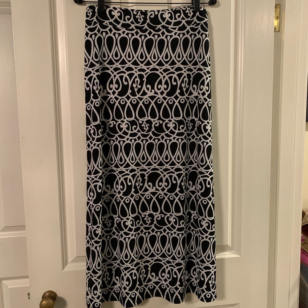 New White House black market skirt size M